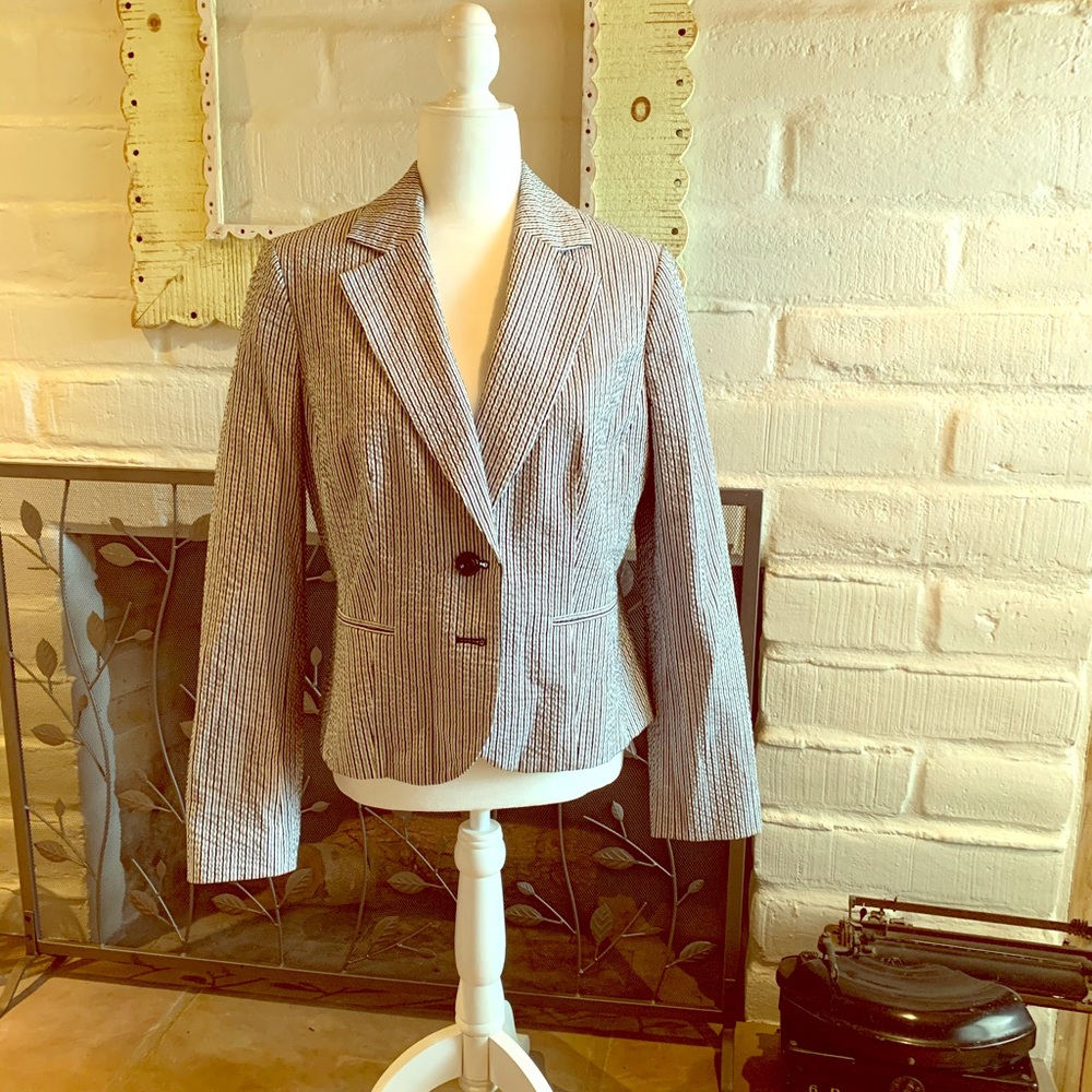 Jones Studio Black and White Blazer